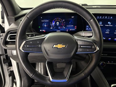 Used 2024 Chevrolet Traverse LT FWD image 19