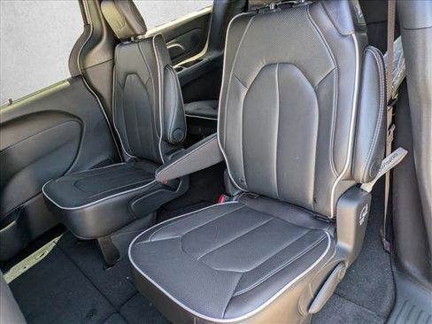New 2026 Chrysler Pacifica Limited w/ S Appearance Package FWD image 10