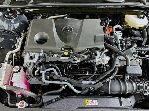 Used 2025 Toyota Camry SE w/ Convenience Package image 29