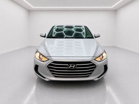 Used 2017 Hyundai Elantra SE FWD image 8