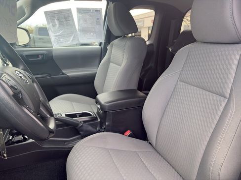 Used 2022 Toyota Tacoma SR w/ SX Package image 7