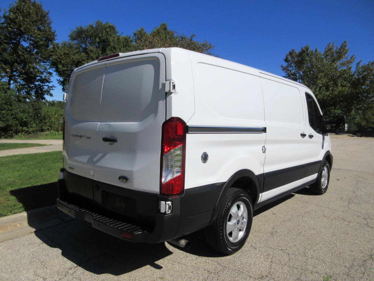 Used 2020 Ford Transit 250 Low Roof RWD image 17