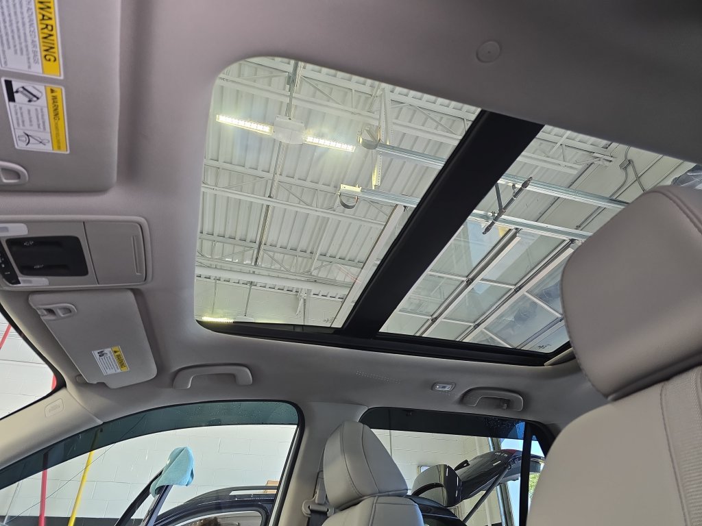 Used 2025 Honda Pilot Touring image 32