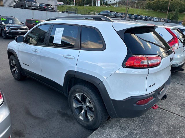 Used 2017 Jeep Cherokee Trailhawk AWD/4WD image 5