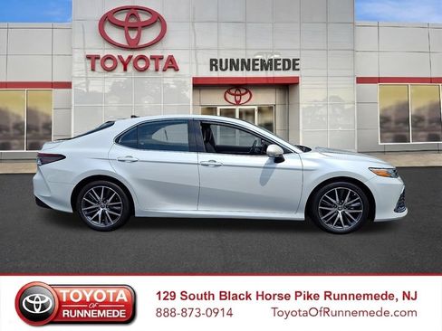 Certified 2022 Toyota Camry XLE AWD/4WD image 7