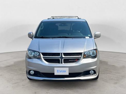 Used 2019 Dodge Grand Caravan GT FWD image 2