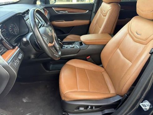 Used 2020 Cadillac XT5 Premium Luxury FWD image 9