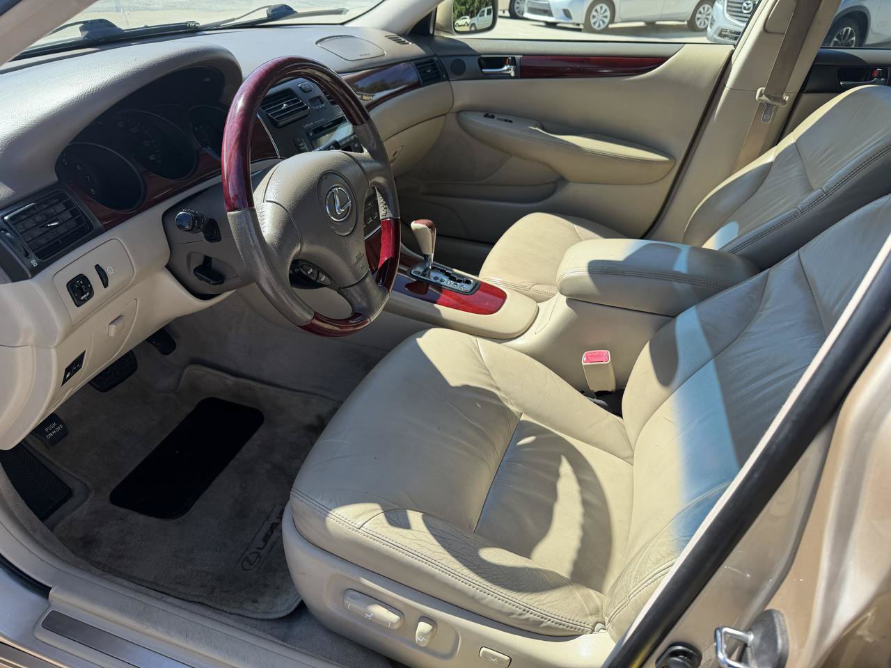 Used 2004 Lexus ES 330 FWD image 11