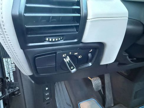 Used 2015 BMW i3 w/ Range Extender image 22