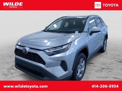 Used 2025 Toyota RAV4 XLE image 1