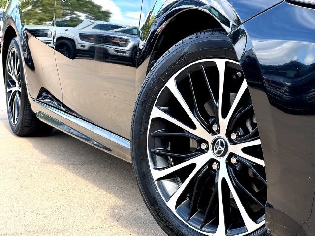 Used 2019 Toyota Camry SE FWD image 7