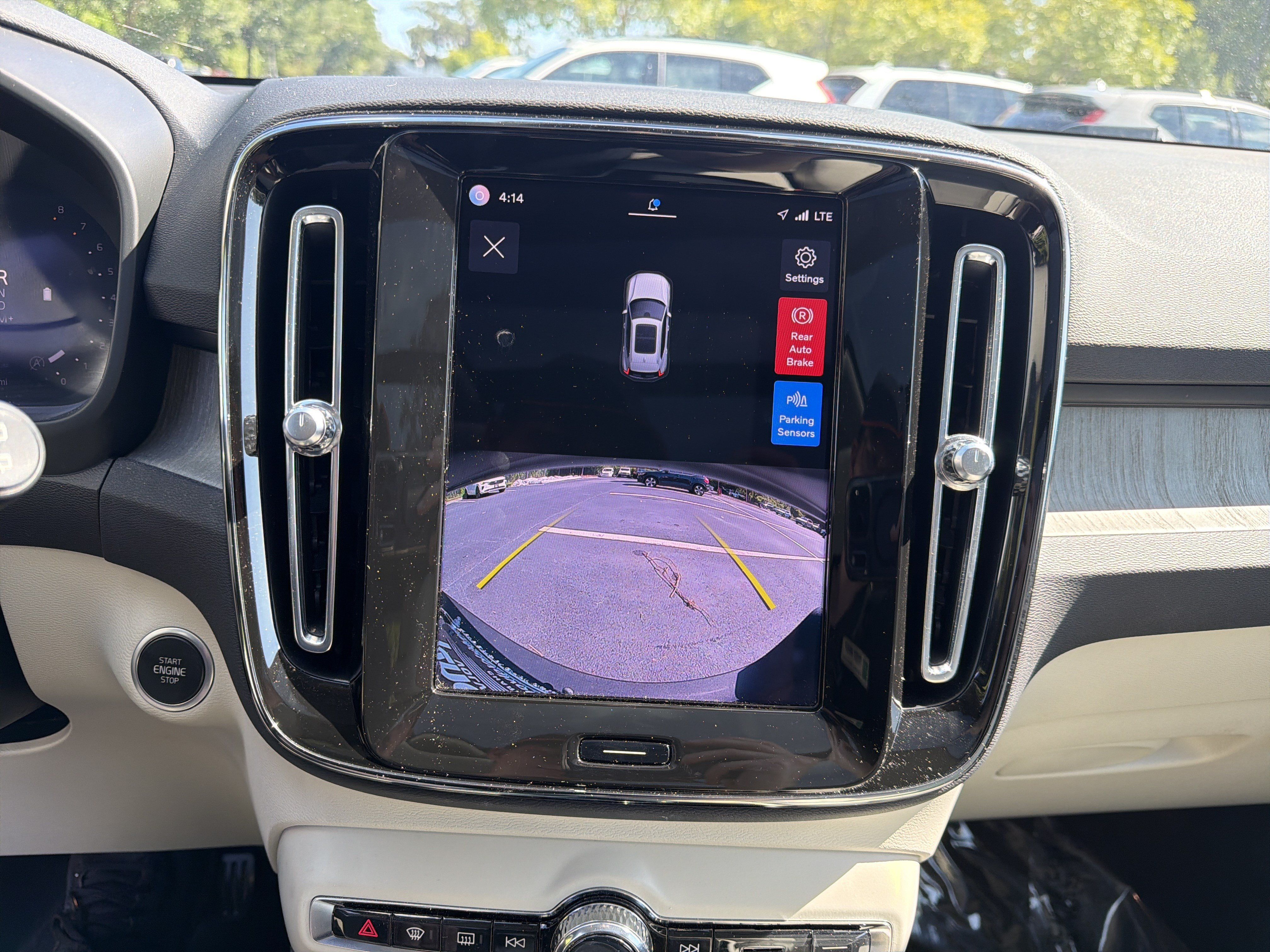 Certified 2023 Volvo XC40 B5 Plus w/ Protection Package Premier AWD/4WD image 25