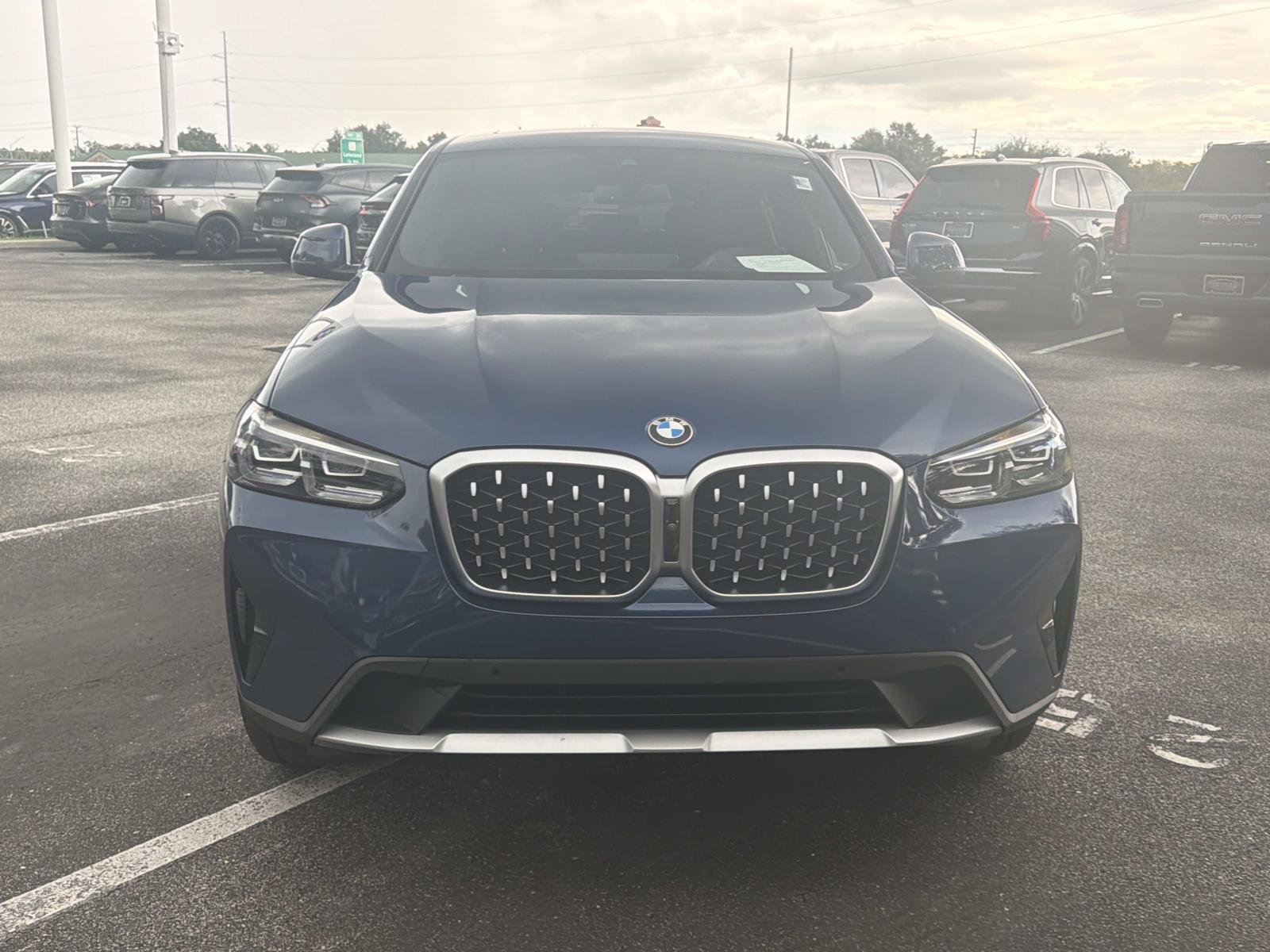Used 2025 BMW X4 xDrive30i AWD/4WD image 9