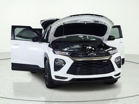 Used 2023 Chevrolet TrailBlazer RS w/ Sun and Liftgate Package FWD image 9