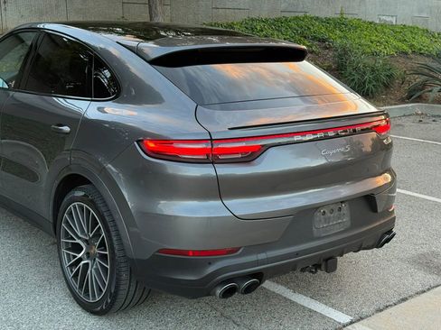 Used 2020 Porsche Cayenne S w/ Premium Package image 15