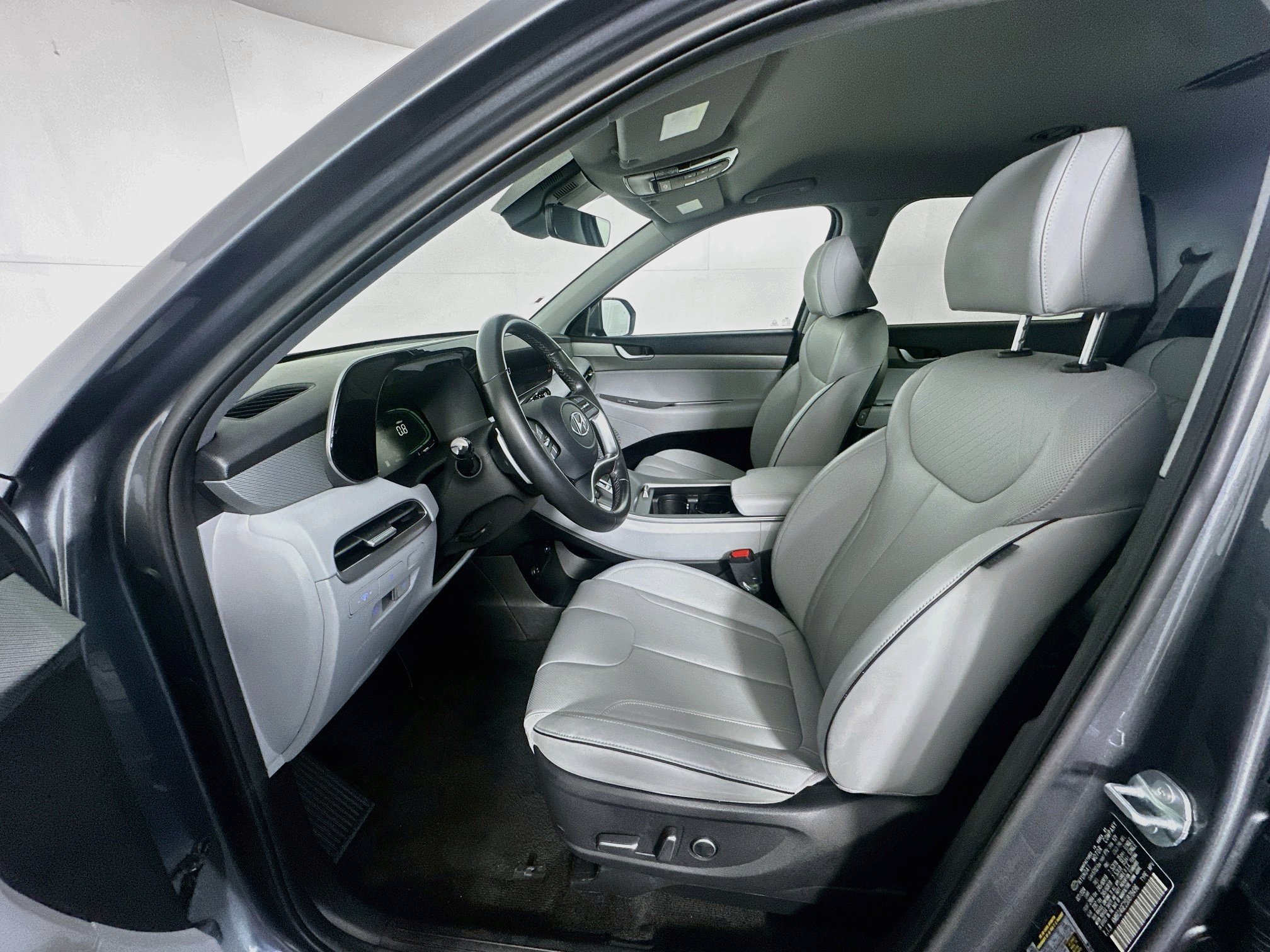 Used 2025 Hyundai Palisade SEL FWD image 13