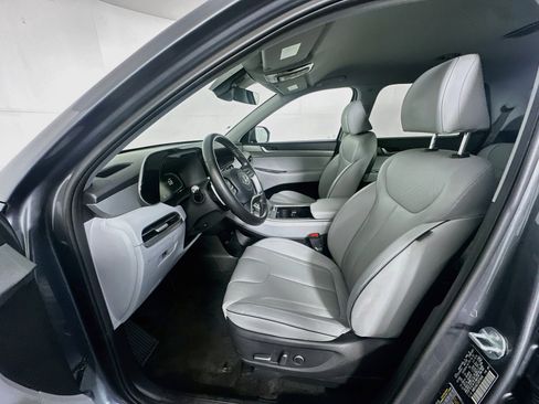 Used 2025 Hyundai Palisade SEL FWD image 13