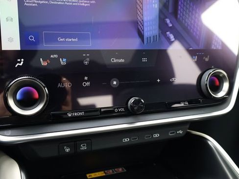 Used 2023 Lexus RZ 450e Premium w/ Technology Package image 18