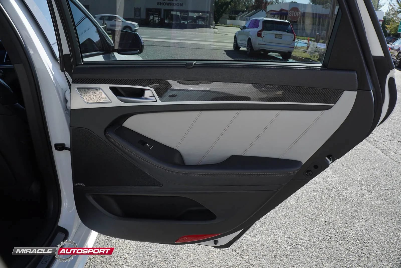 Used 2018 Genesis G80 3.3T Sport RWD image 36