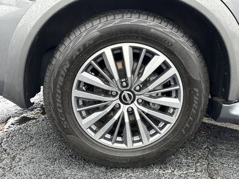 Used 2022 Nissan Armada SV w/ SV Appearance Package image 19