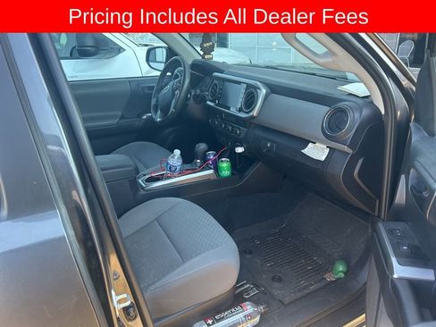 Used 2023 Toyota Tacoma SR5 AWD/4WD image 4