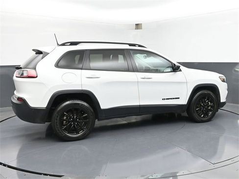 Used 2023 Jeep Cherokee Altitude Lux image 3