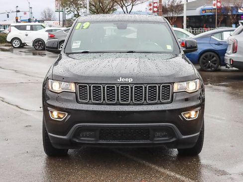 Used 2019 Jeep Grand Cherokee Laredo w/ Laredo X Package image 6