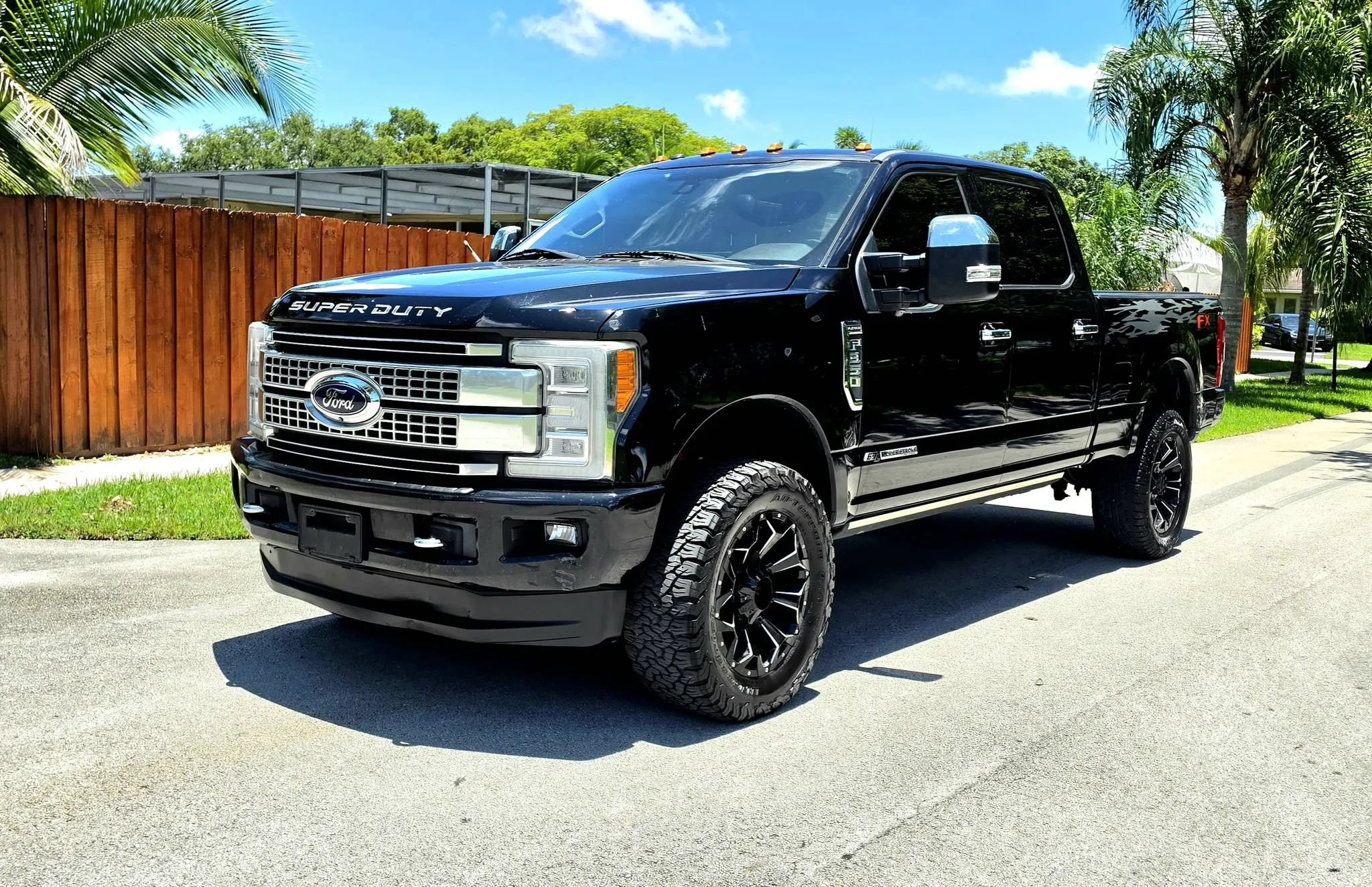 Used 2017 Ford F350 Platinum w/ Platinum Ultimate Package AWD/4WD image 1