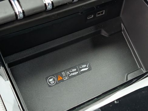 New 2026 GMC Yukon Elevation image 7