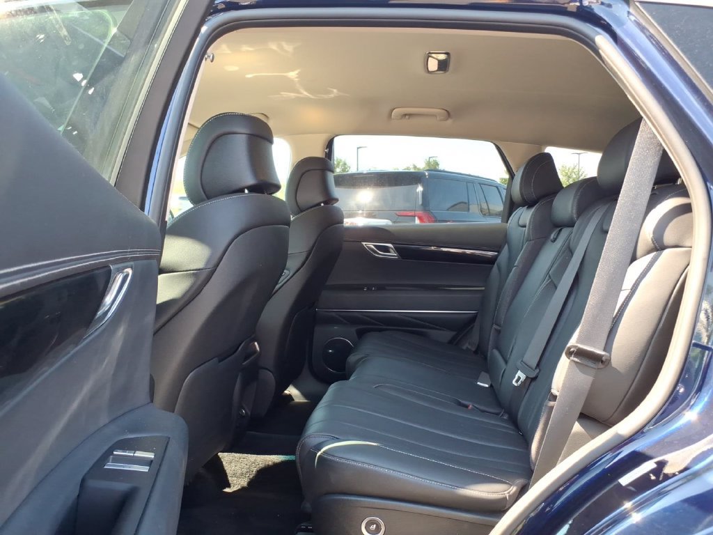 Used 2025 Genesis GV80 2.5T Standard AWD/4WD image 11