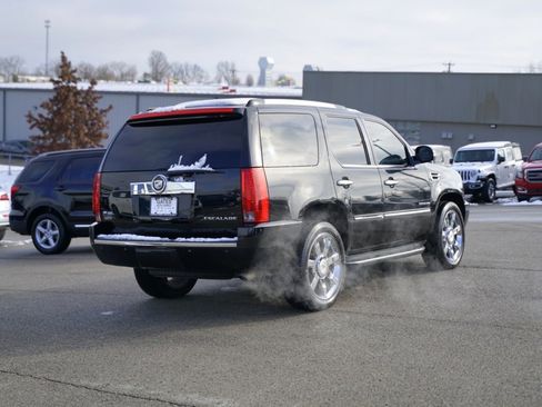 Used 2012 Cadillac Escalade Luxury image 5