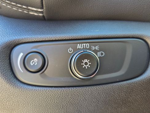 Used 2024 Chevrolet Blazer LT FWD image 38
