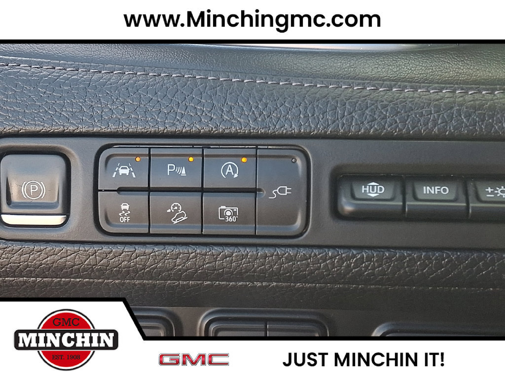 Used 2022 GMC Yukon XL Denali w/ Denali Premium Package AWD/4WD image 25