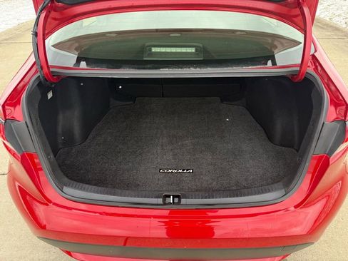 Used 2021 Toyota Corolla LE w/ Carpet Mat Package (TMS) image 5