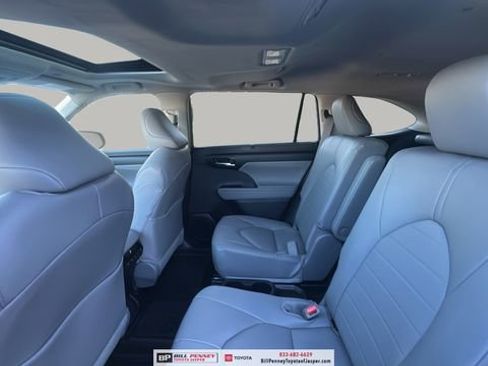 New 2026 Toyota Highlander XLE image 13