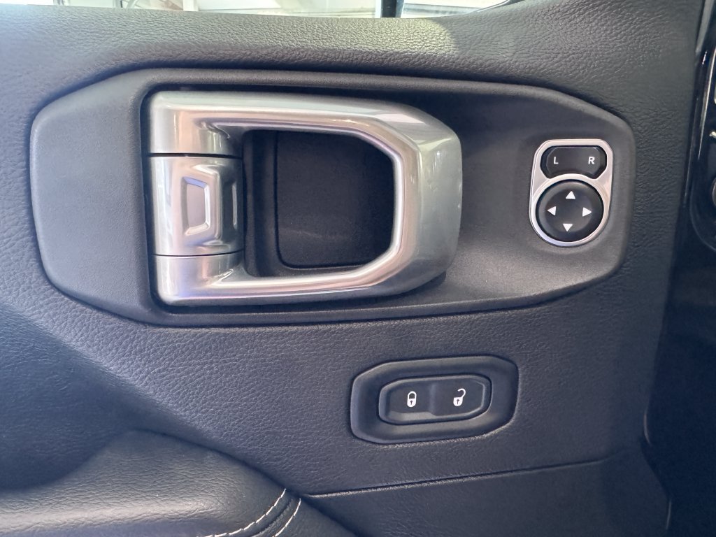 Used 2021 Jeep Wrangler Unlimited Rubicon AWD/4WD image 25