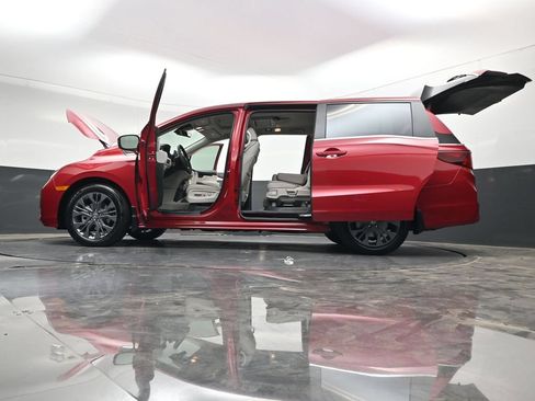 Used 2026 Honda Odyssey Touring image 44