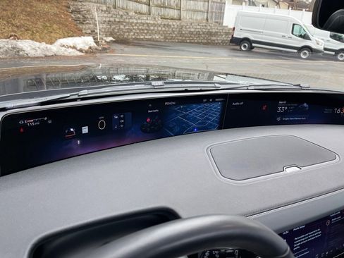 Used 2025 Lincoln Navigator Reserve w/ Jet Appearance Package image 18