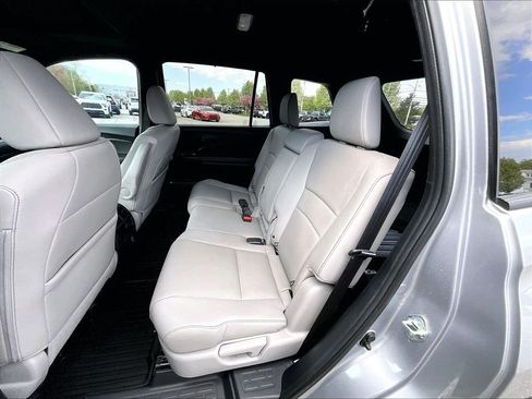 Used 2023 Honda Passport EX-L image 15