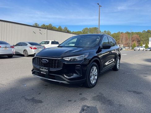 Certified 2023 Ford Escape Active w/ Cold Weather Package image 2