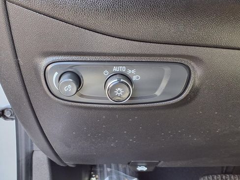 Used 2022 Chevrolet Equinox LS FWD image 14