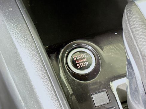 Used 2021 Nissan Kicks S FWD image 20