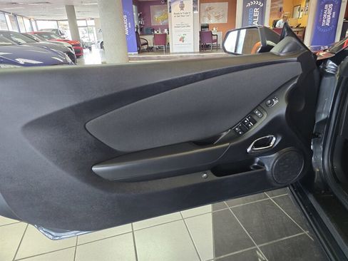 Used 2015 Chevrolet Camaro LT image 9