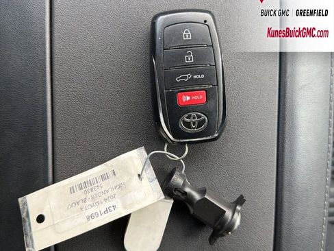 Used 2024 Toyota Highlander XSE image 42