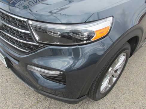 Used 2023 Ford Explorer XLT w/ Equipment Group 202A AWD/4WD image 8