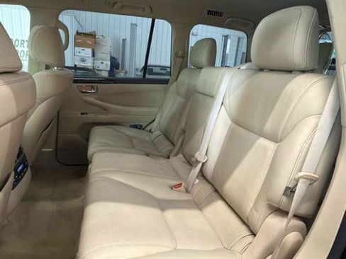 Used 2013 Lexus LX 570 4WD image 18