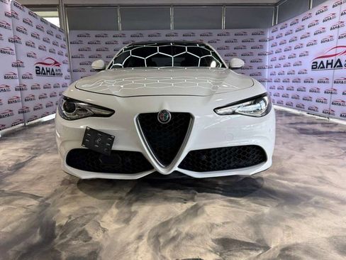 Used 2017 Alfa Romeo Giulia image 3