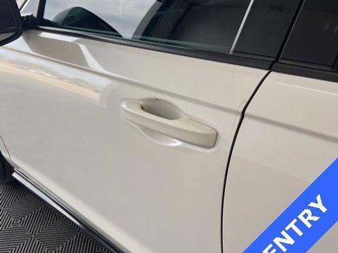 Used 2023 Honda Accord Touring image 3