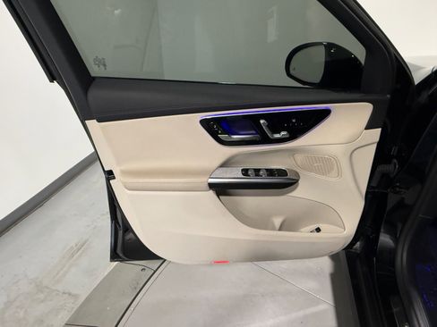Used 2024 Mercedes-Benz GLC 300 4MATIC image 13