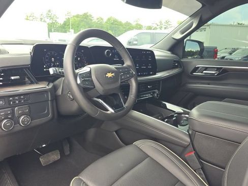 Used 2026 Chevrolet Suburban Premier AWD/4WD image 26